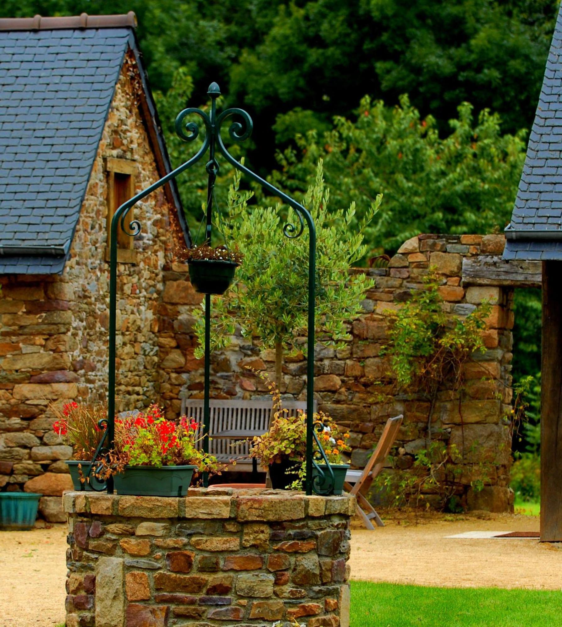 Domaine De Kermodest Hotel Quemper-Guezennec ภายนอก รูปภาพ