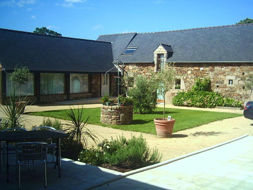 Domaine De Kermodest Hotel Quemper-Guezennec ภายนอก รูปภาพ